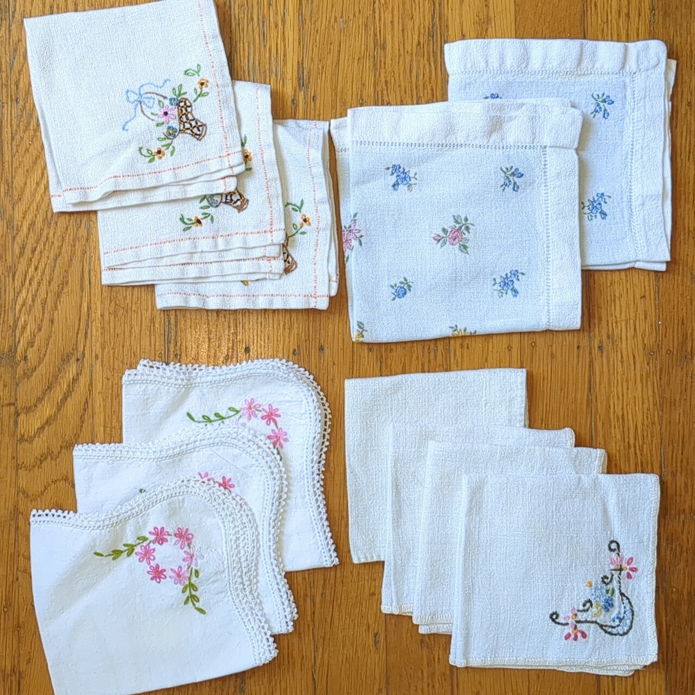 Lot of vintage linen embroidered napkins